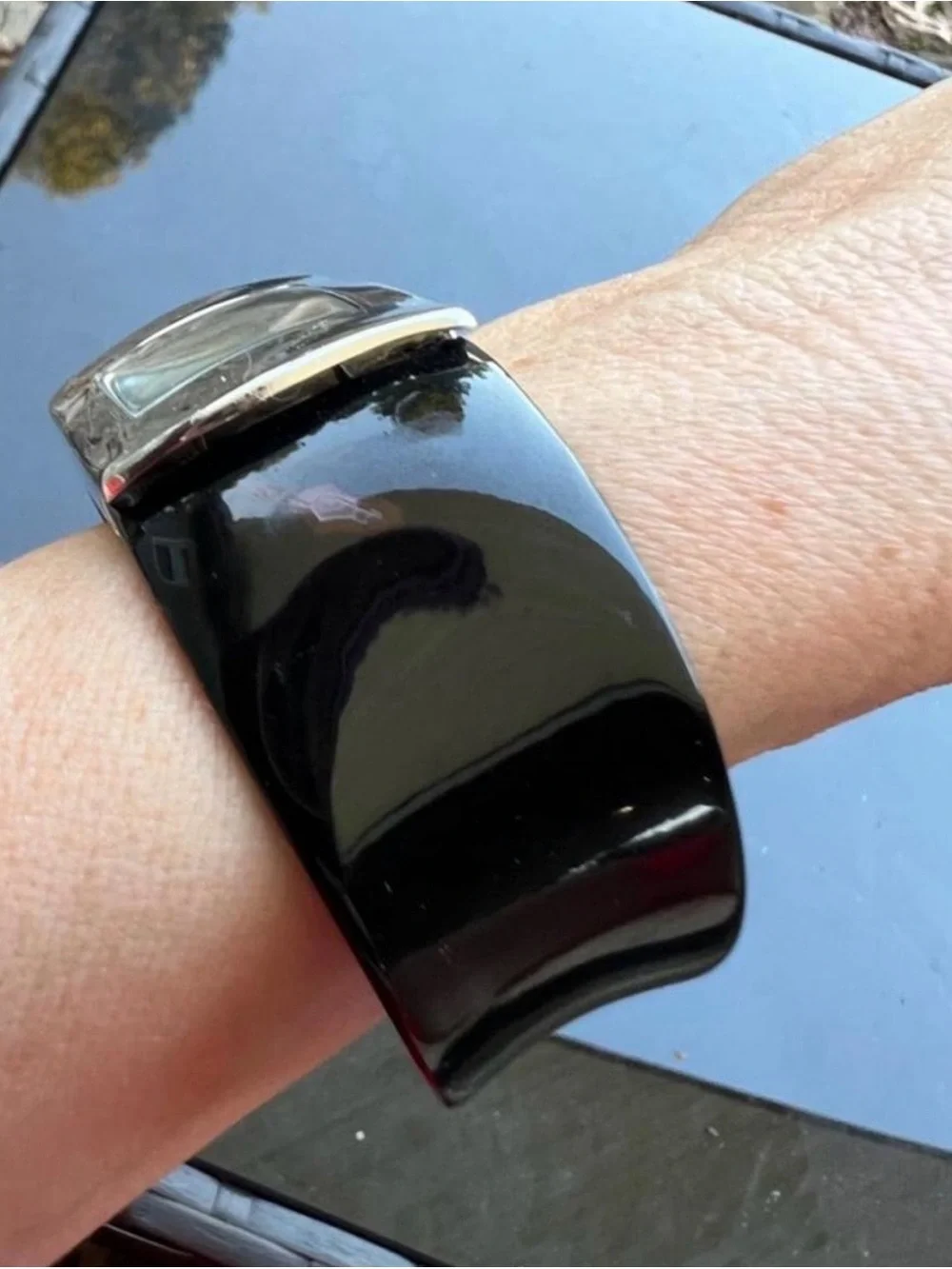 Vintage Y2K 90s Black and Silver Women's Fashion Quartz Watch